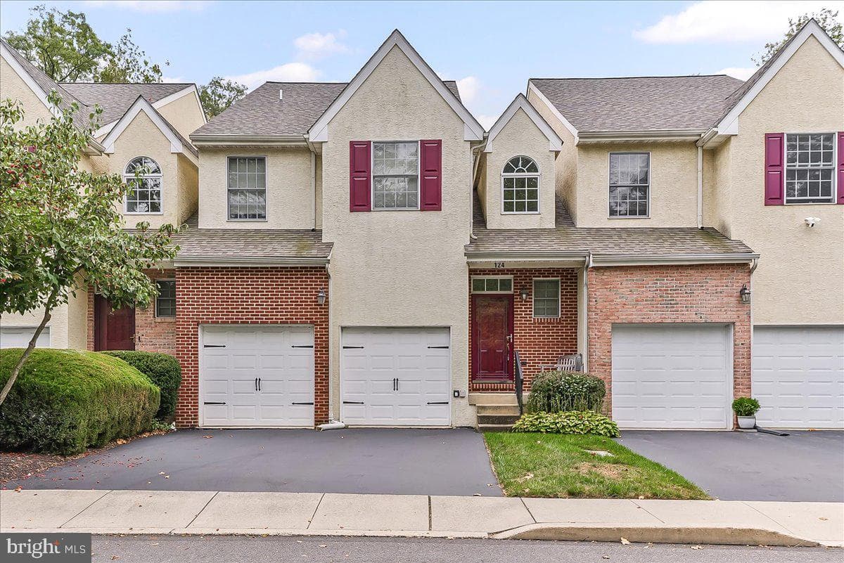 124 Carli Drive photo 1