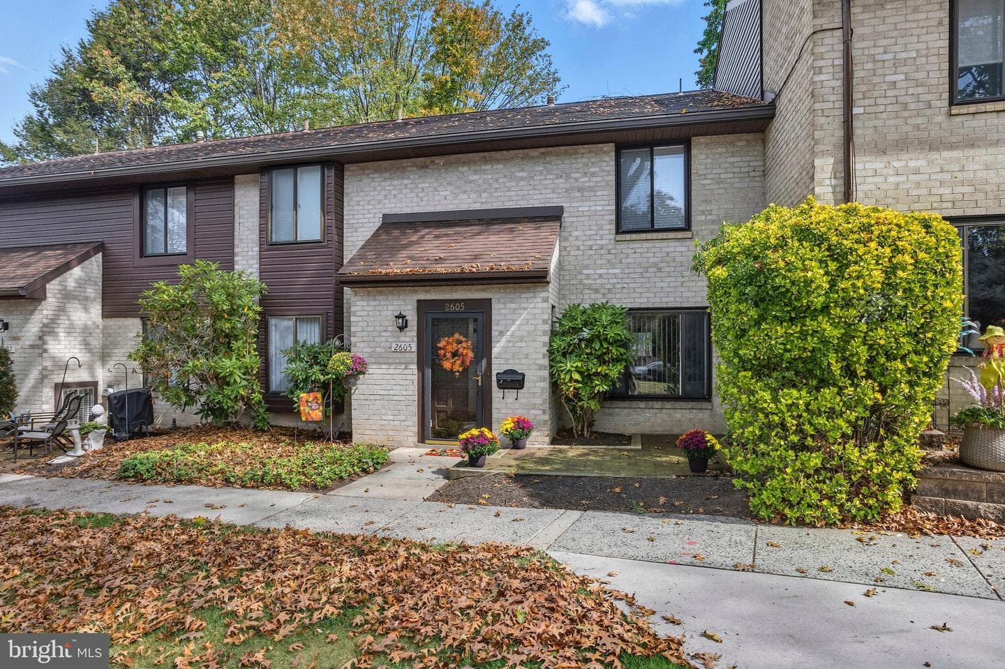 2605 Red Oak Circle photo 1