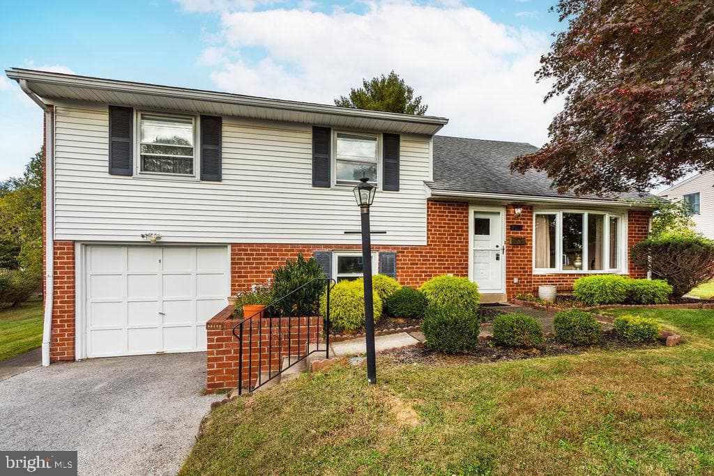 2613 Highland Avenue photo 1