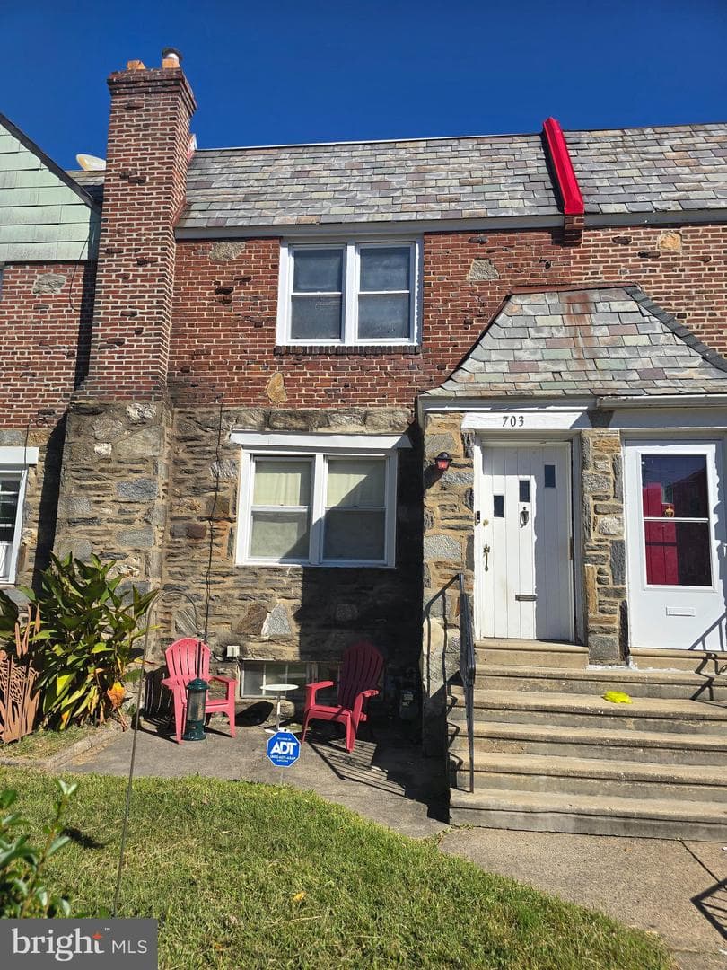 703 Briarcliff photo 1