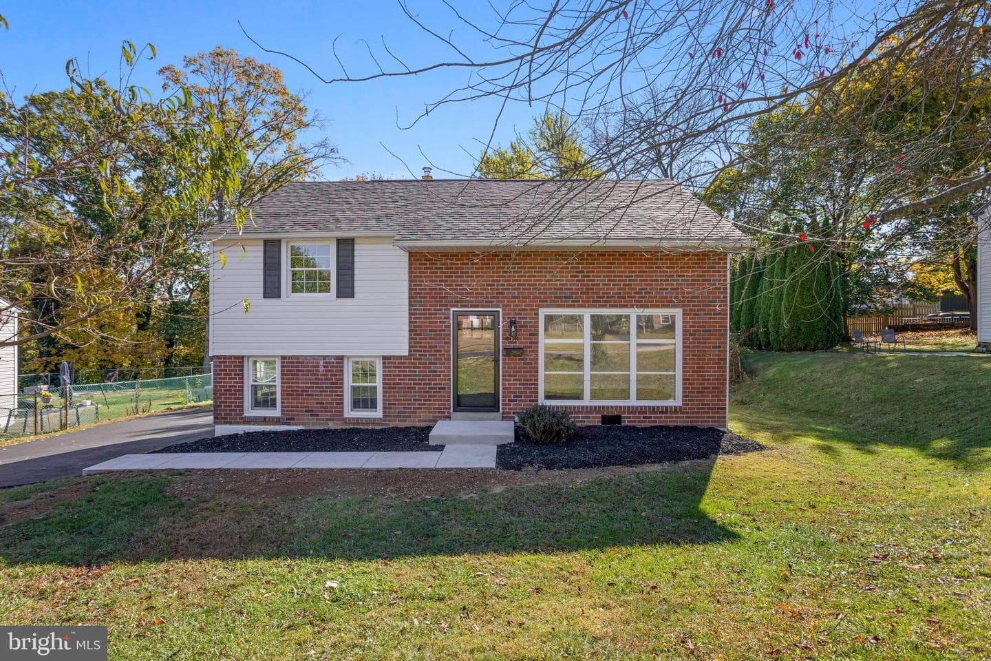 408 Garden Lane photo 1