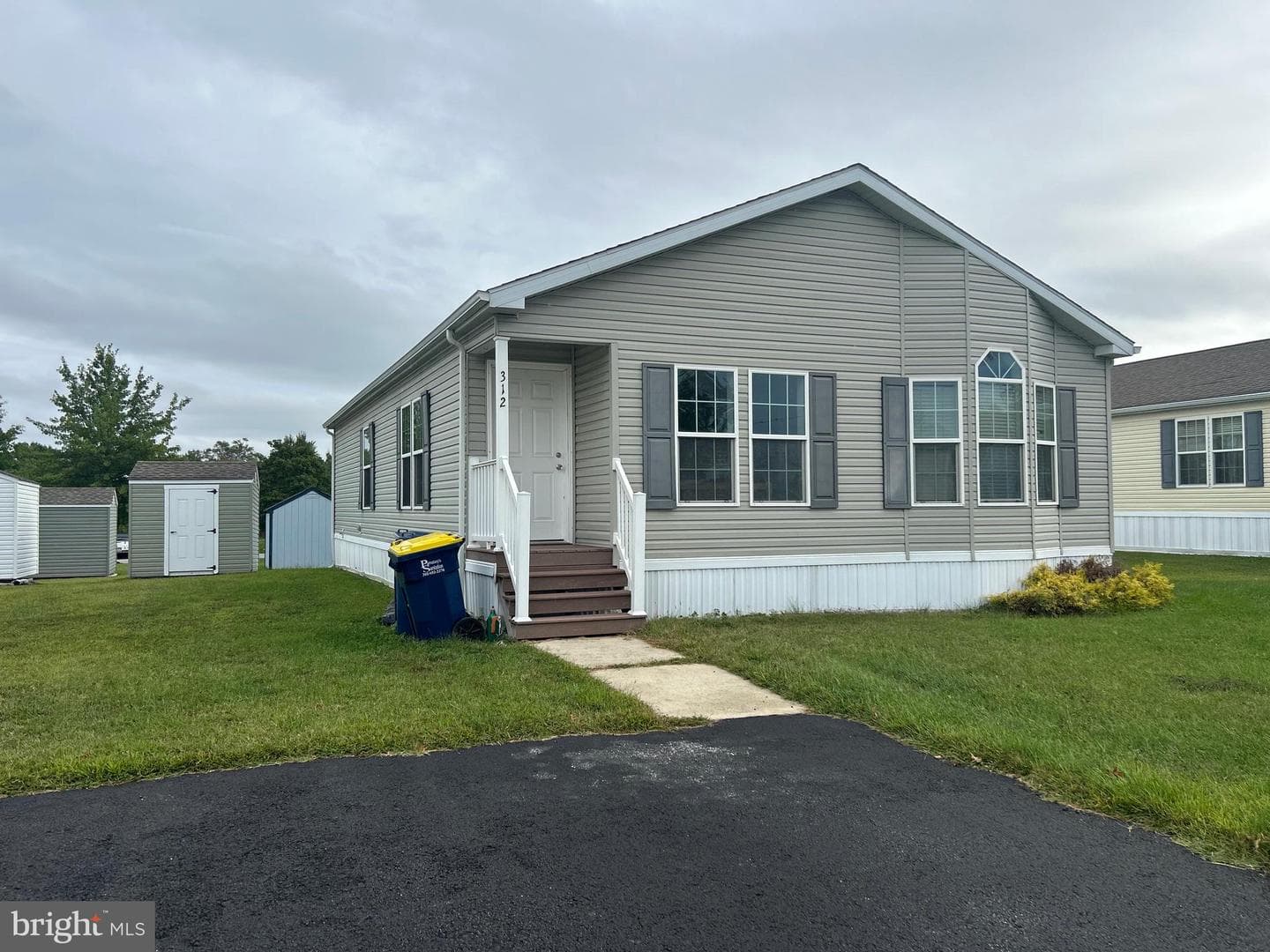 312 Winterset Road photo 1