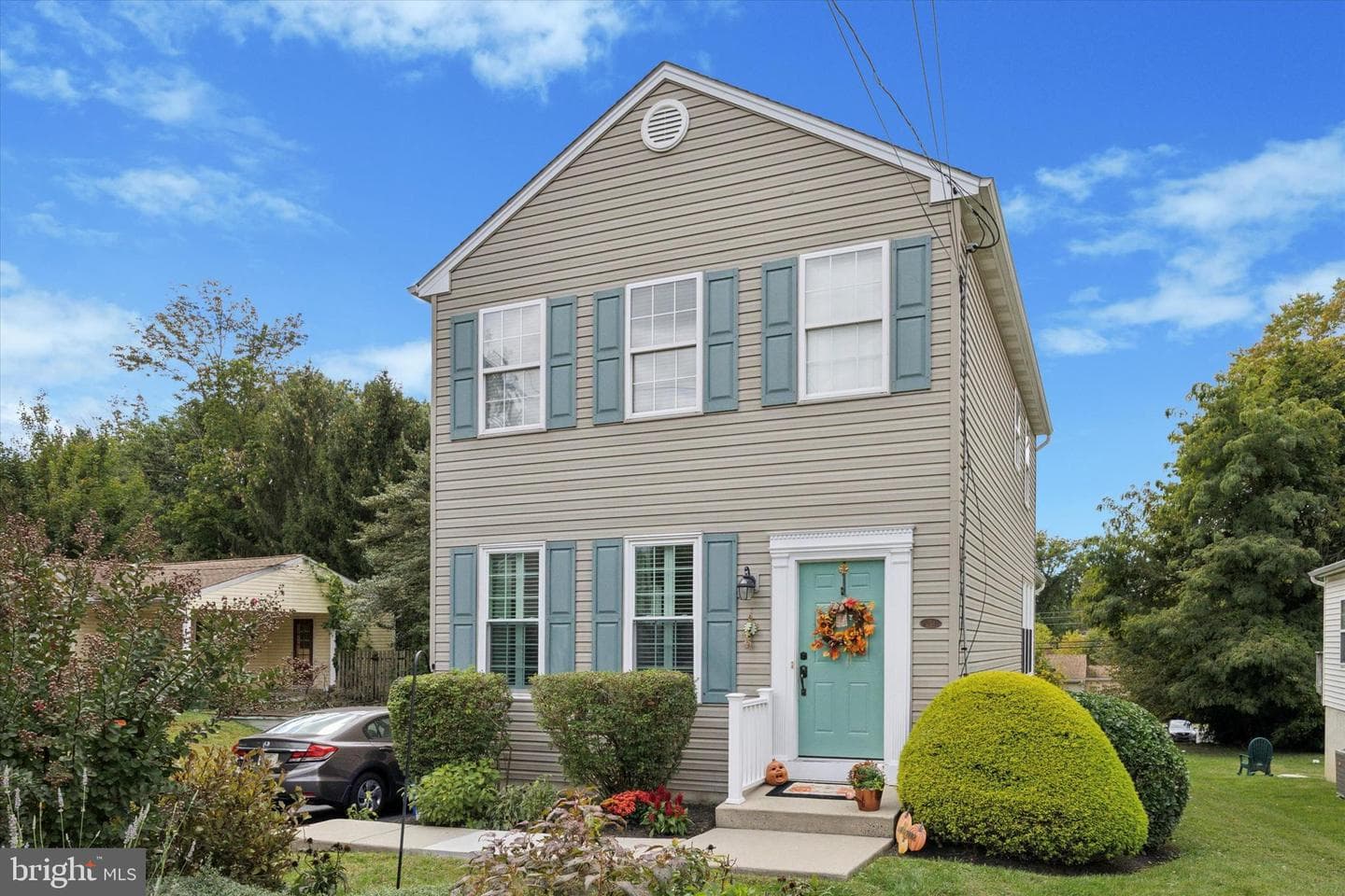 234 Elm Avenue photo 1