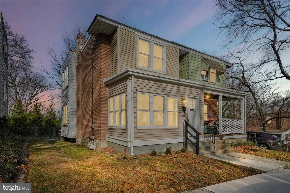 1024 E 18th Street photo 1