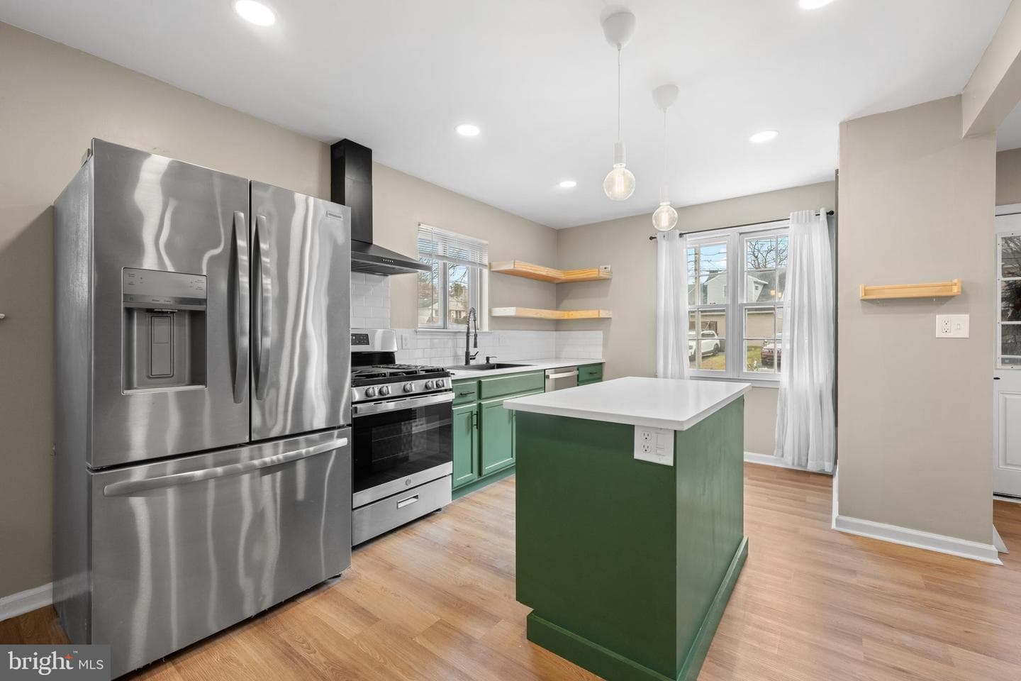 205 W Rodgers Street photo 1