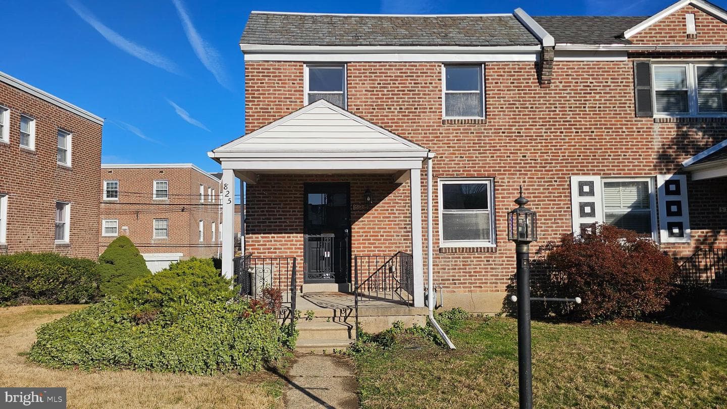 825 Laurel Road