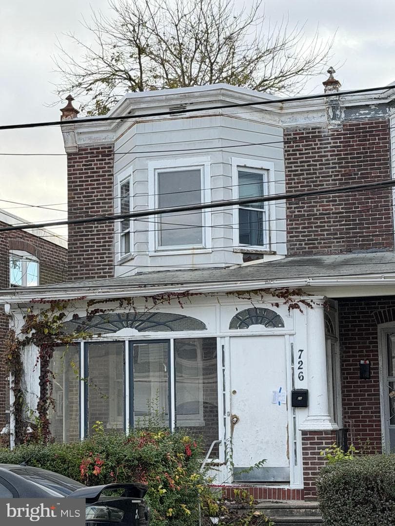726 Wilson Street photo 1