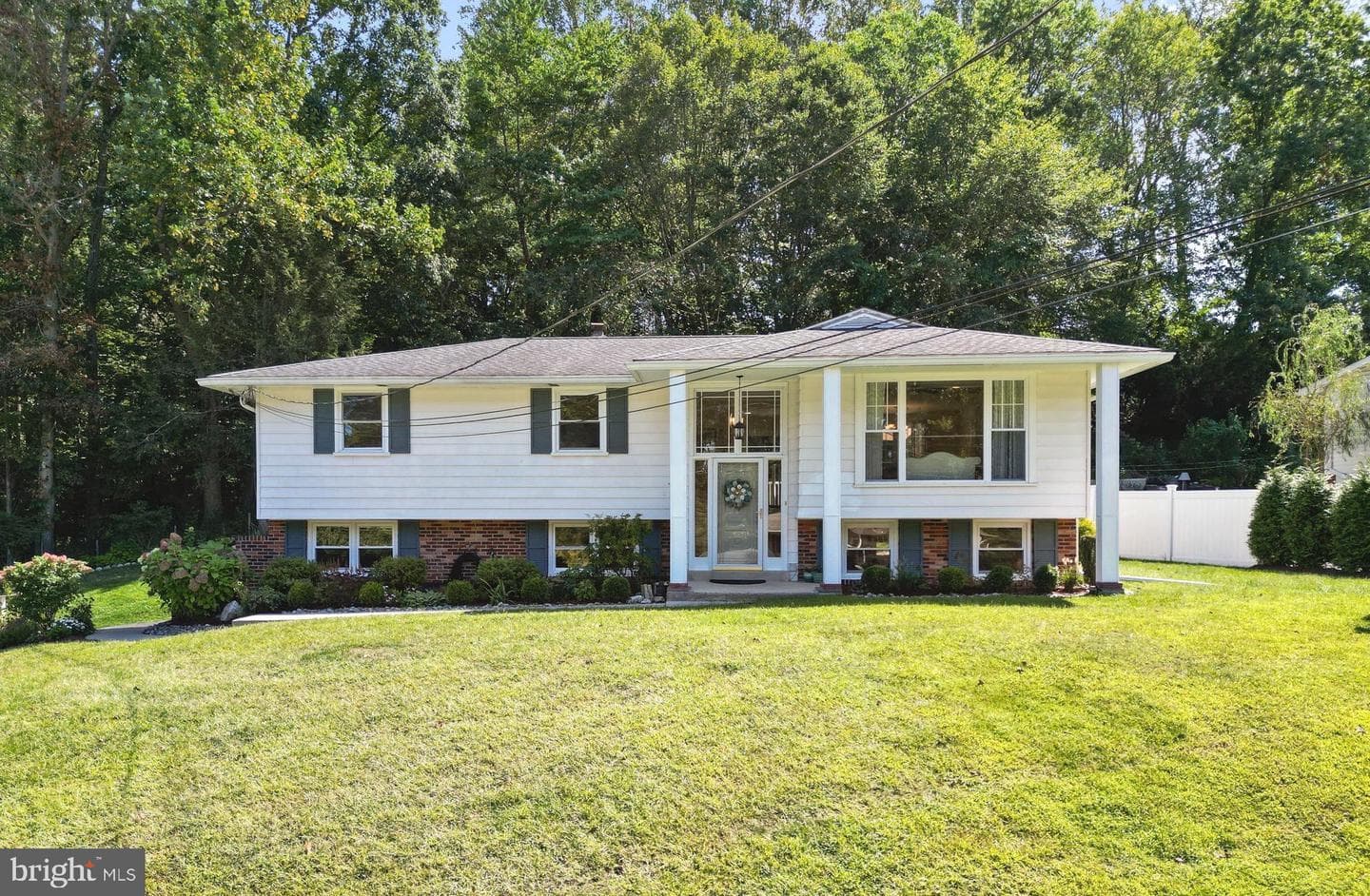 209 James Road photo 1