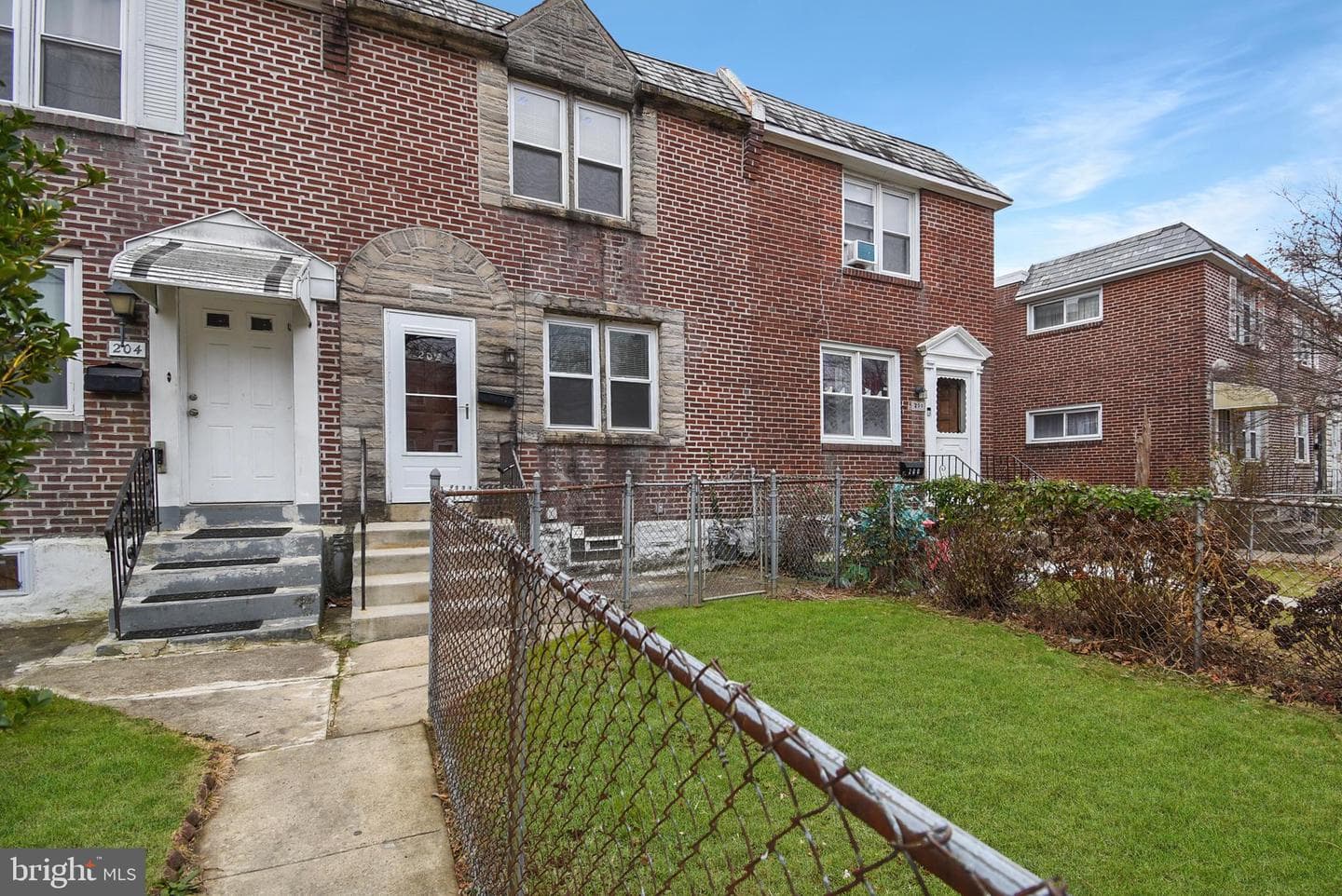 202 Golf Road photo 1