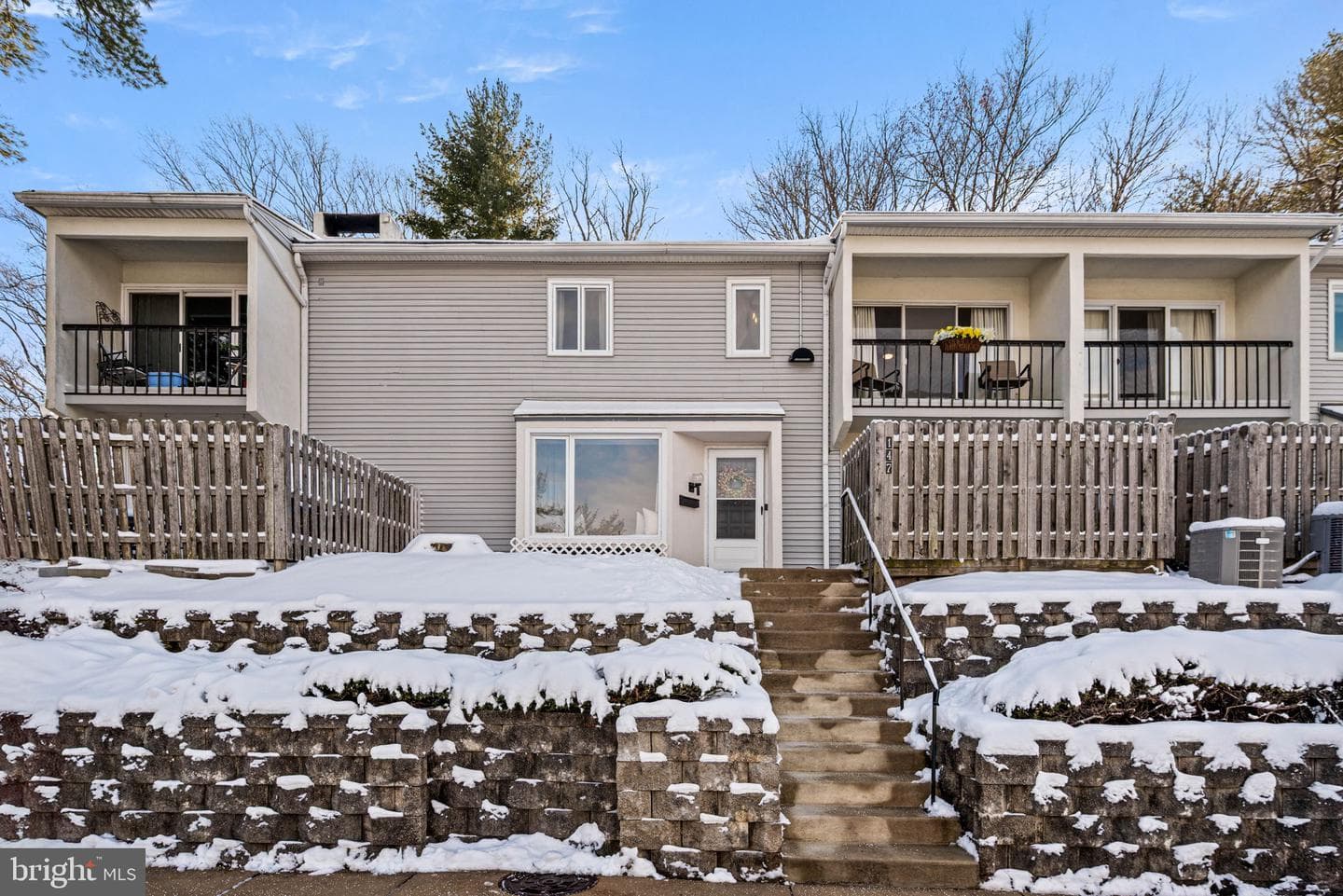 147 W Kenilworth Circle photo 1
