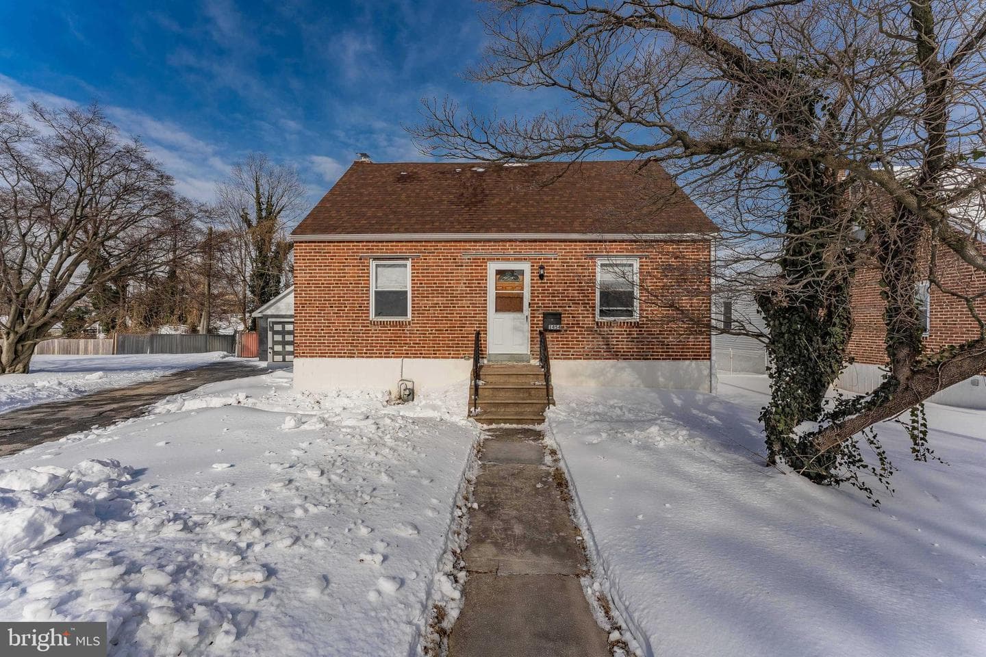 1454 Watson Road photo 1