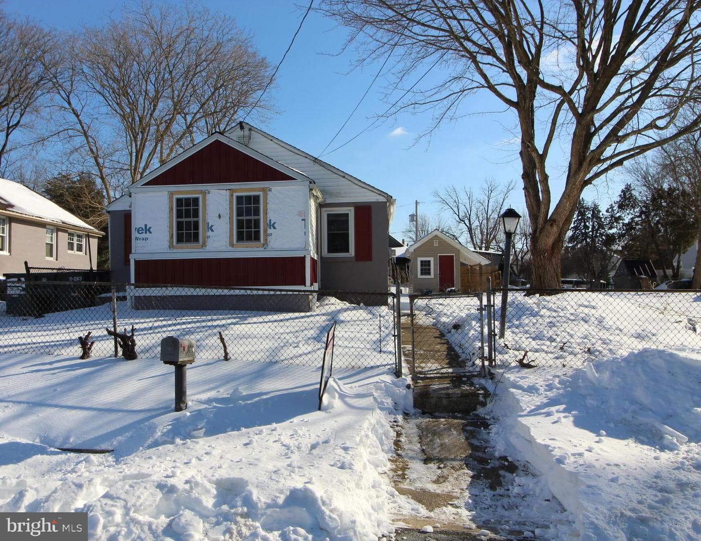 1335 Apple Street photo 1