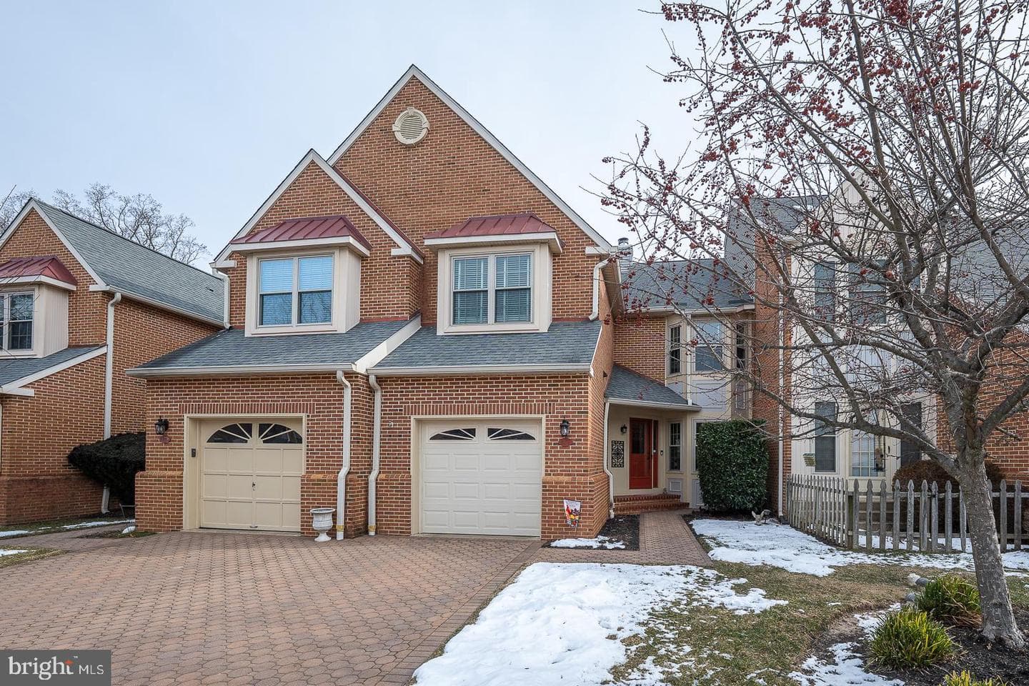 127 Springton Mews Circle photo 1