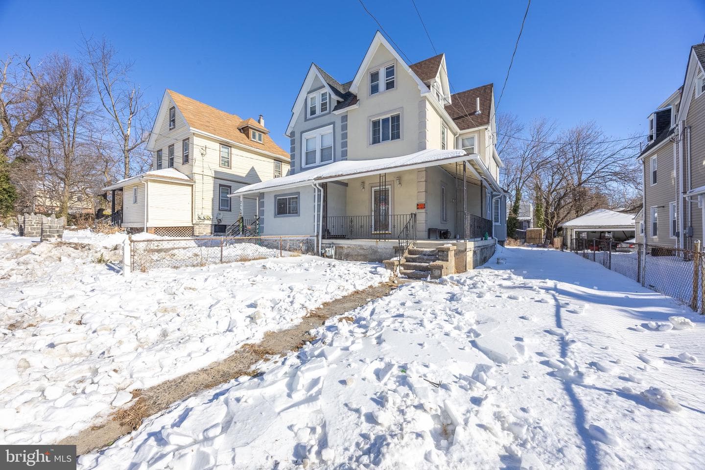 217 Sharon Avenue photo 1