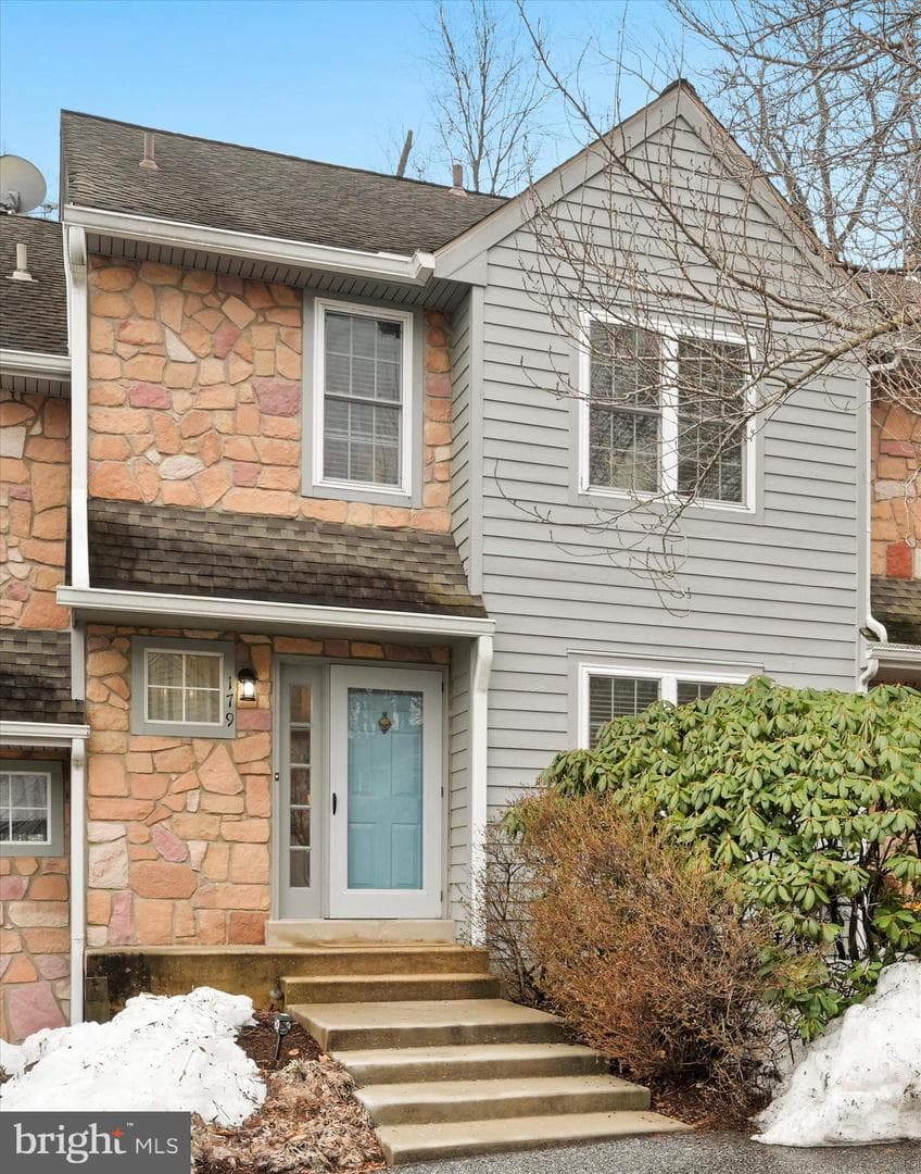 179 Nottingham Court photo 1