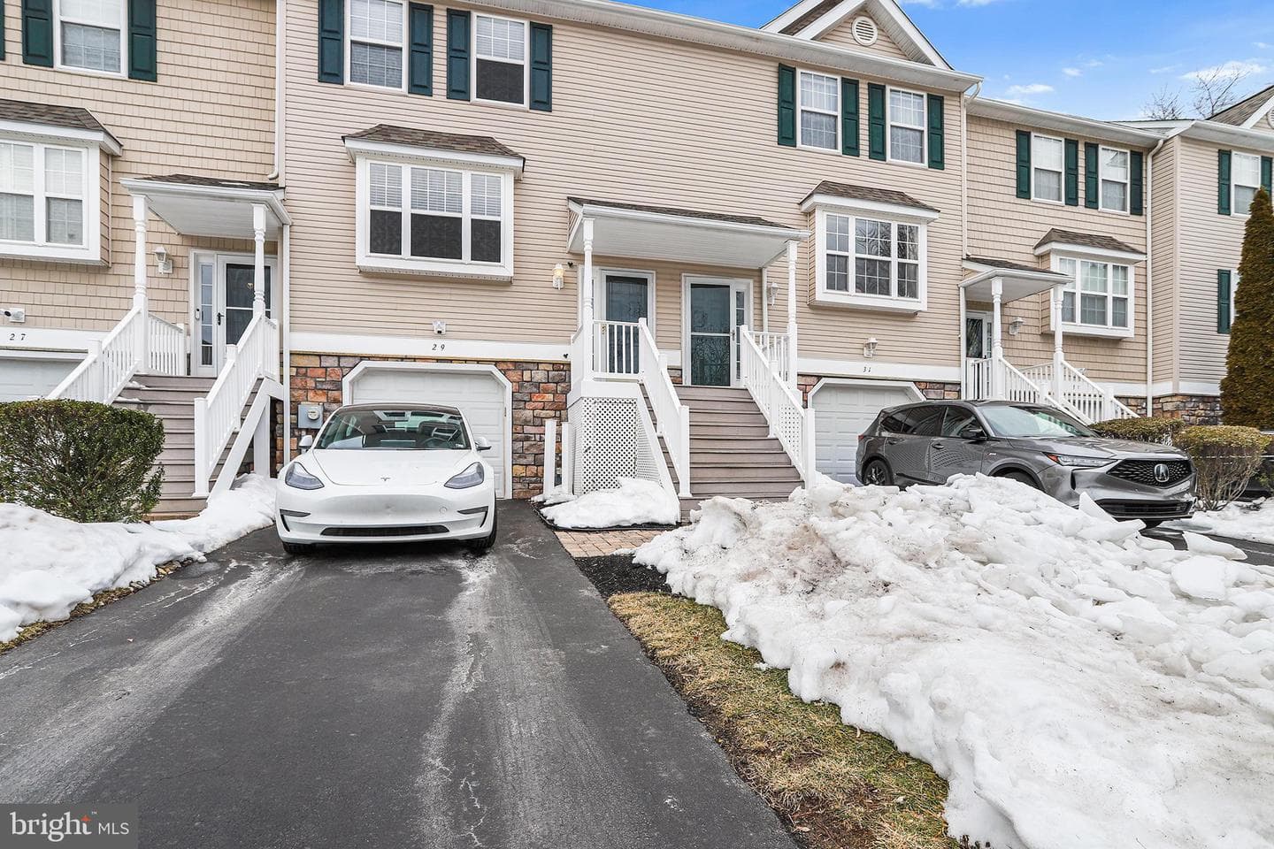 29 Hoag Lane photo 1