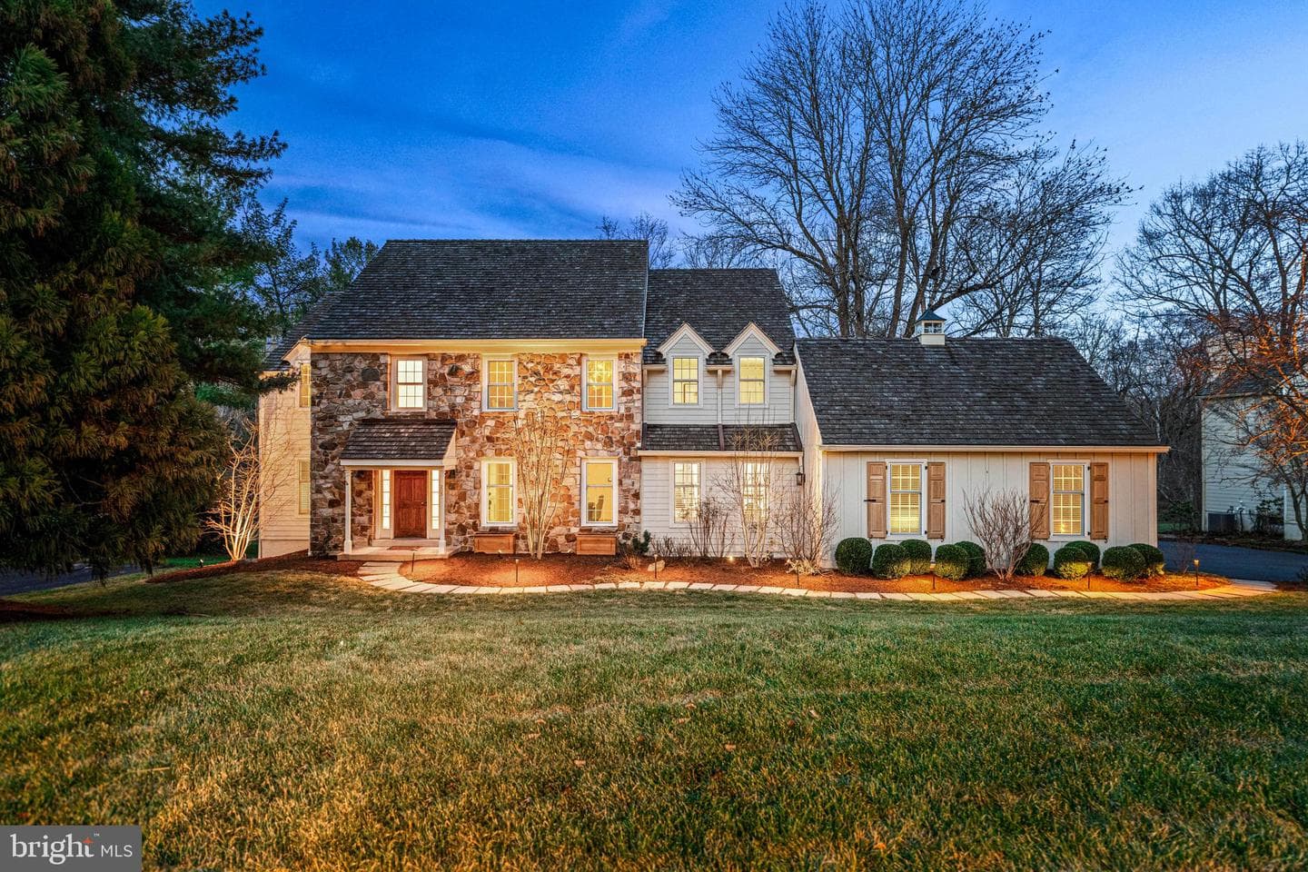 205 Ravenscliff Road photo 1