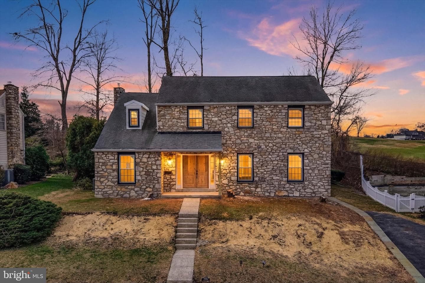 658 W Rolling Road photo 1