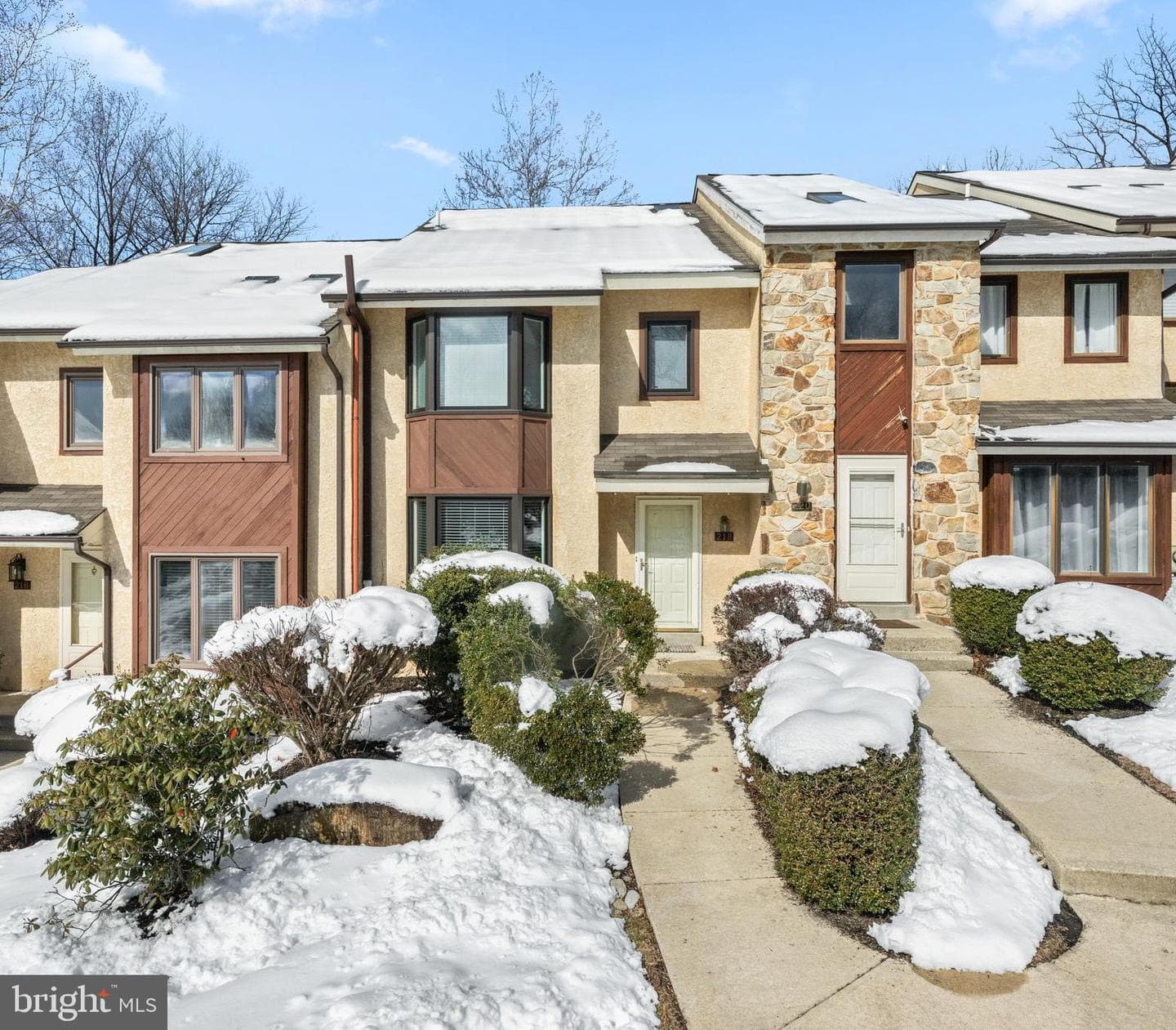 218 Northbrook Drive photo 1