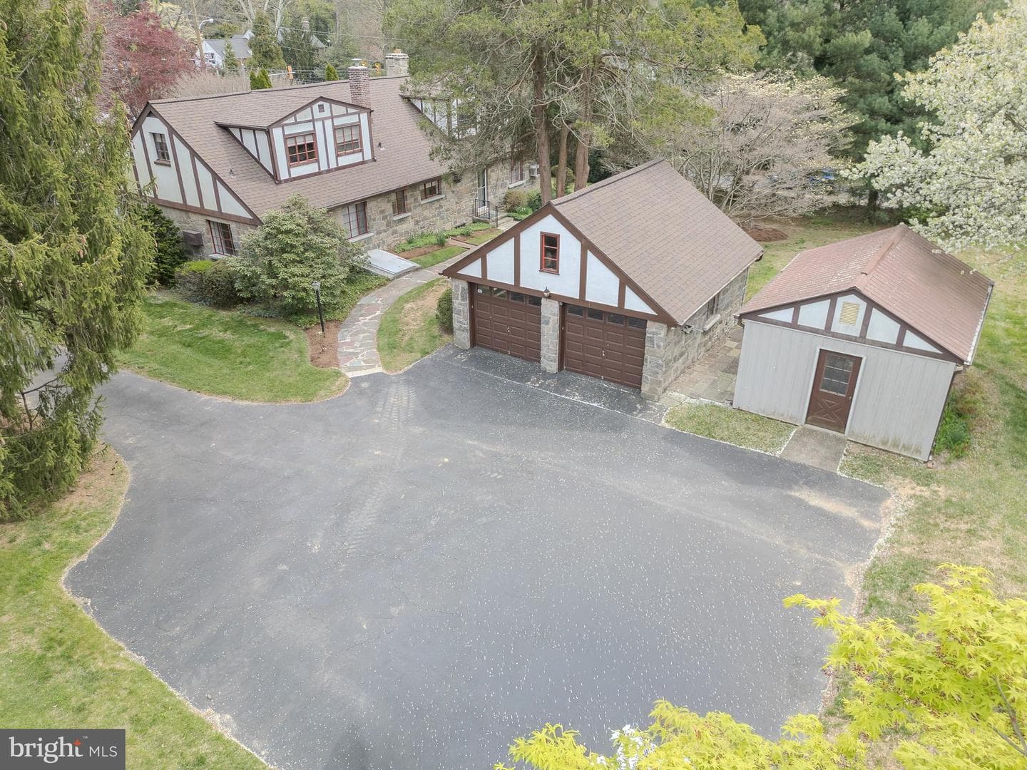 153 W Rose Valley Road
