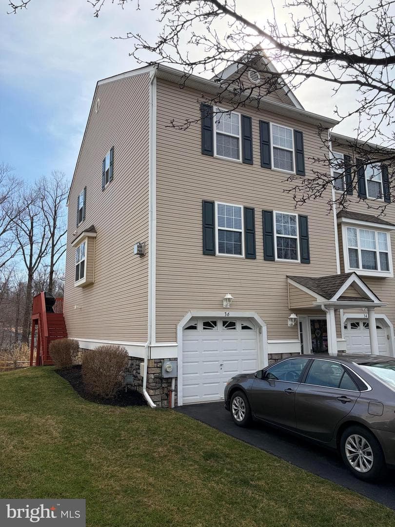 36 Hoag Lane photo 1
