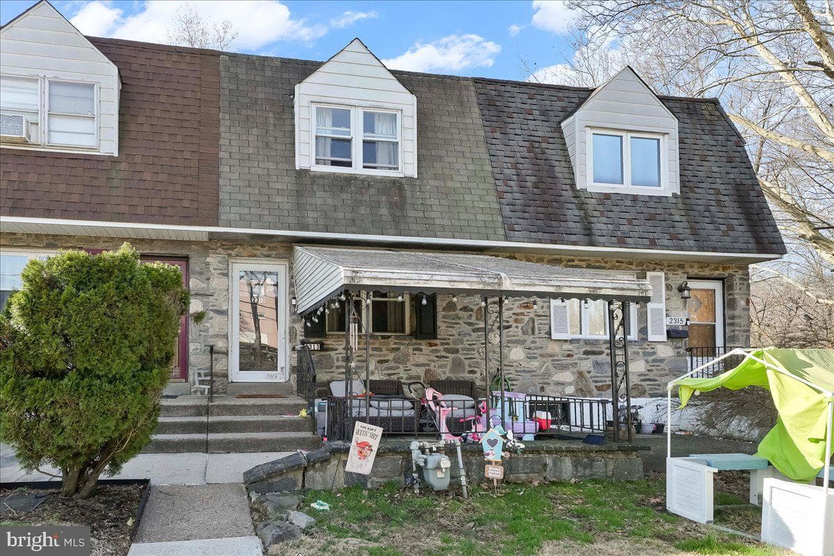 2313 Delmar Drive photo 1