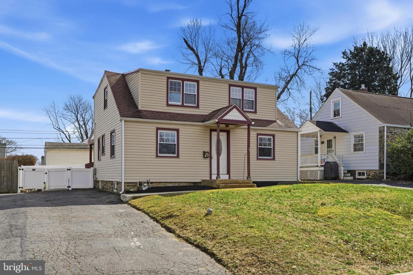 78 Seward Lane photo 1
