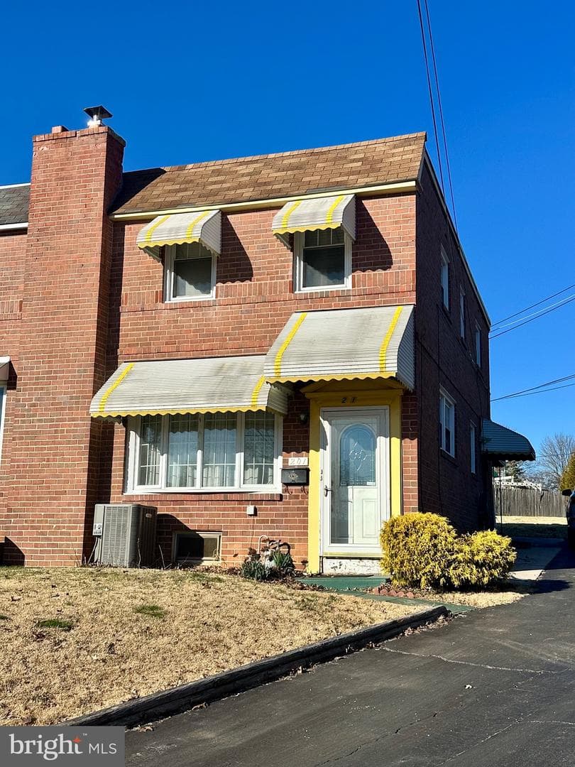 201 Emerald Lane photo 1