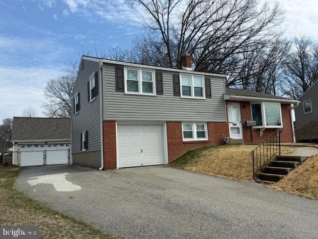 902 Eisenhower Avenue photo 1