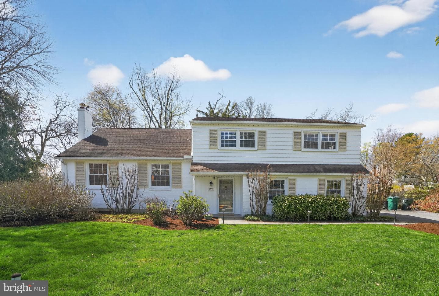 211 Fairfield Drive photo 1