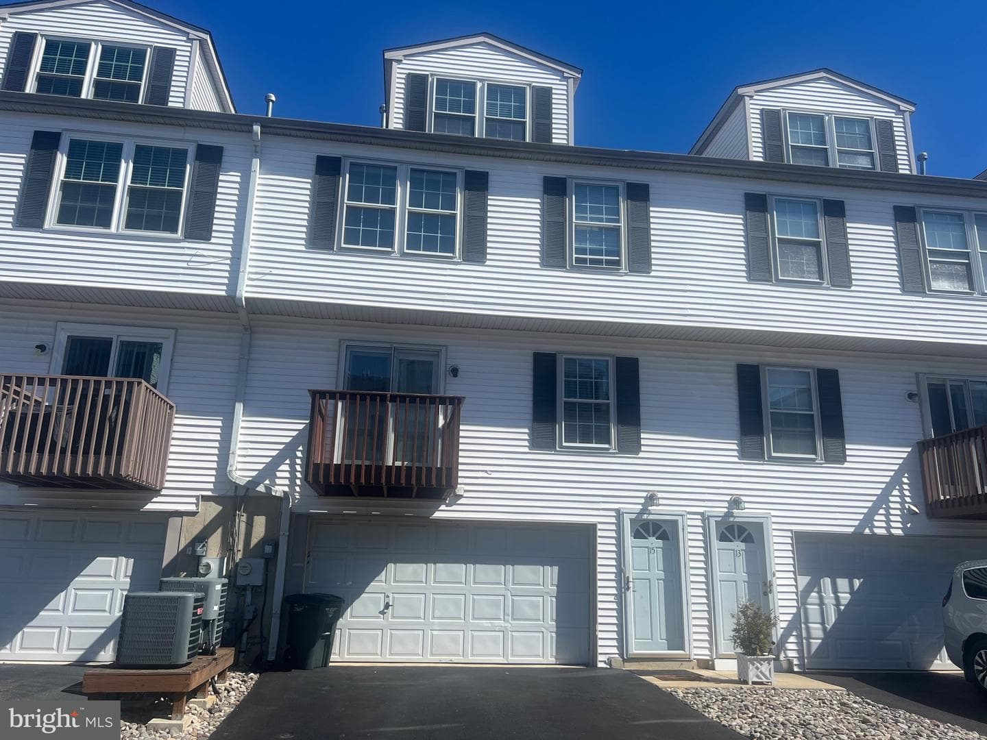 15 Riverwatch Court #22