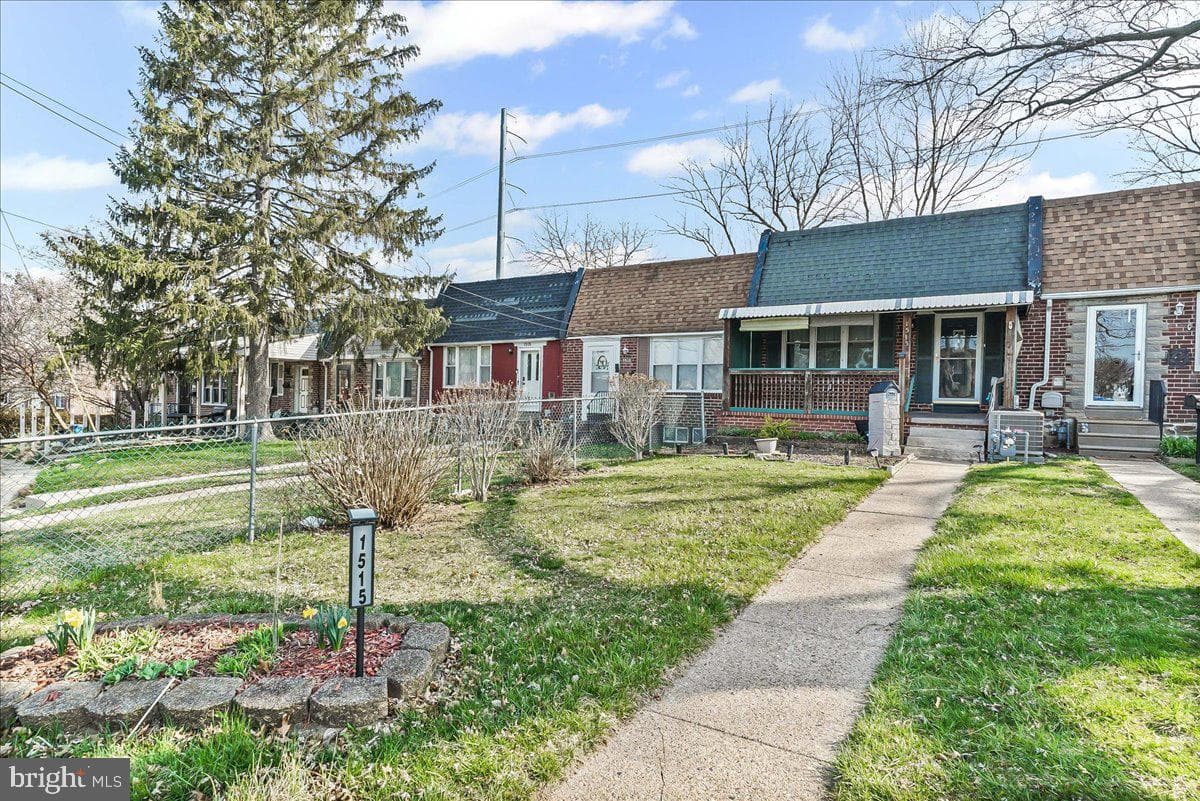 1515 Yates Avenue photo 1