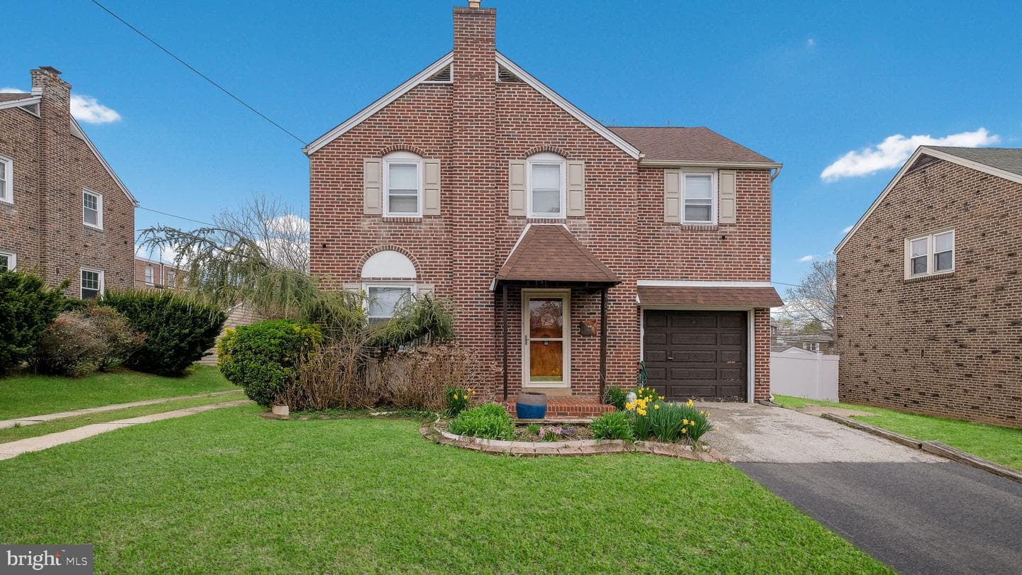 907 Kenwood Road