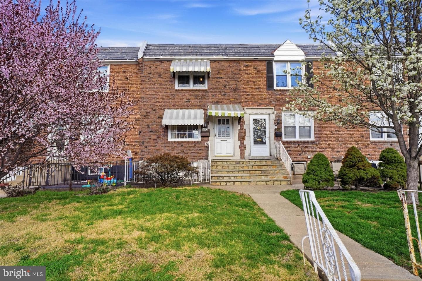 2430 Stoneybrook Lane photo 1
