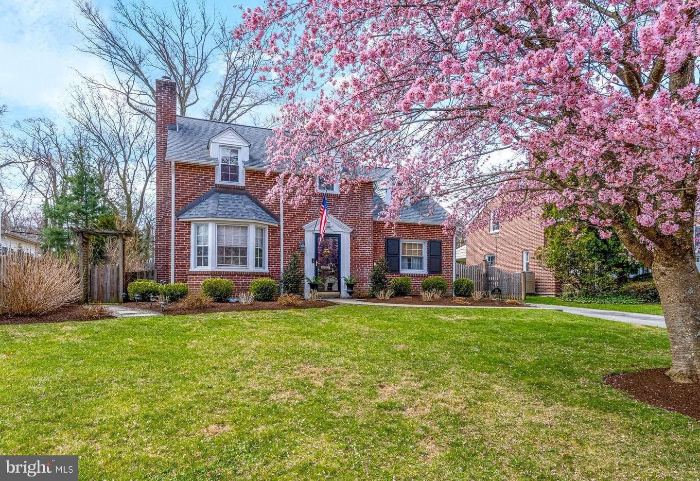 526 W Beechtree Lane