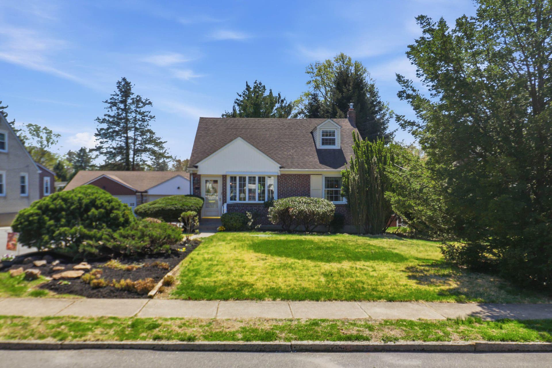 348 Valley View Road photo 1