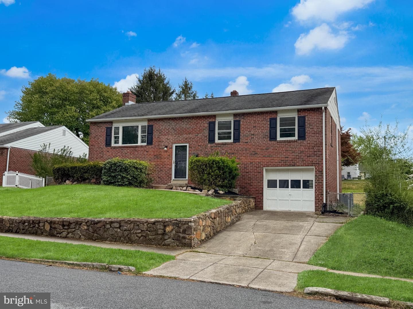 412 Camelot Drive