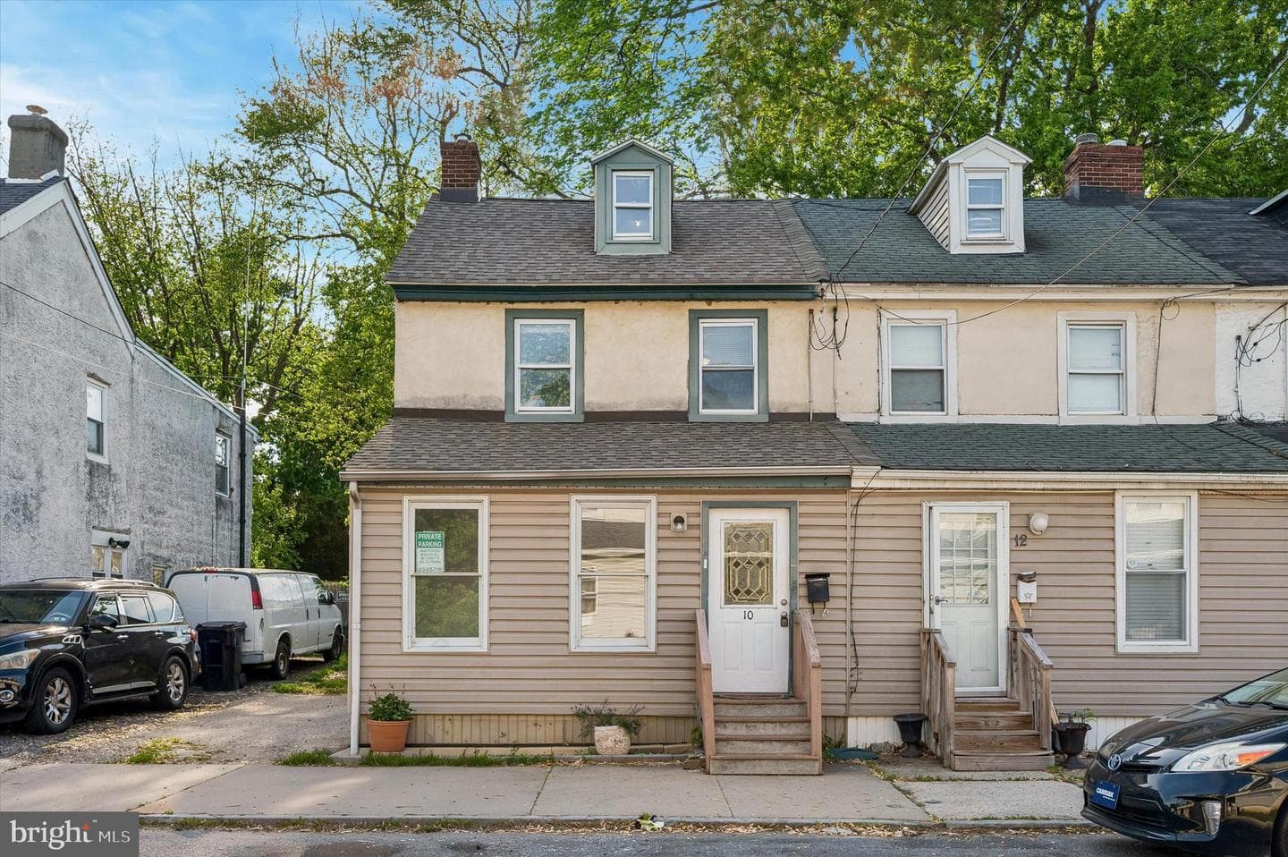 10 Upland Avenue
