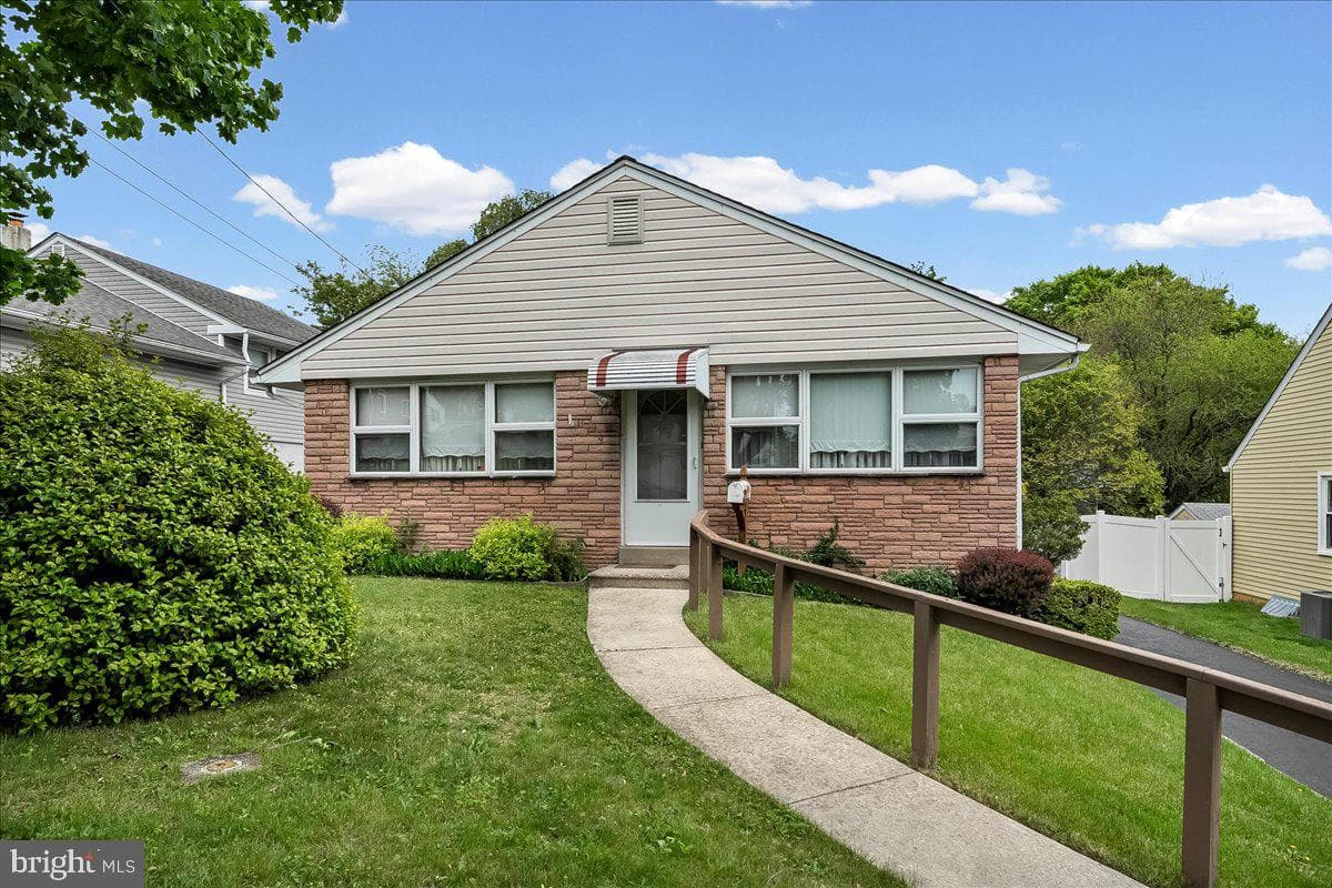 327 Ashland Avenue photo 1