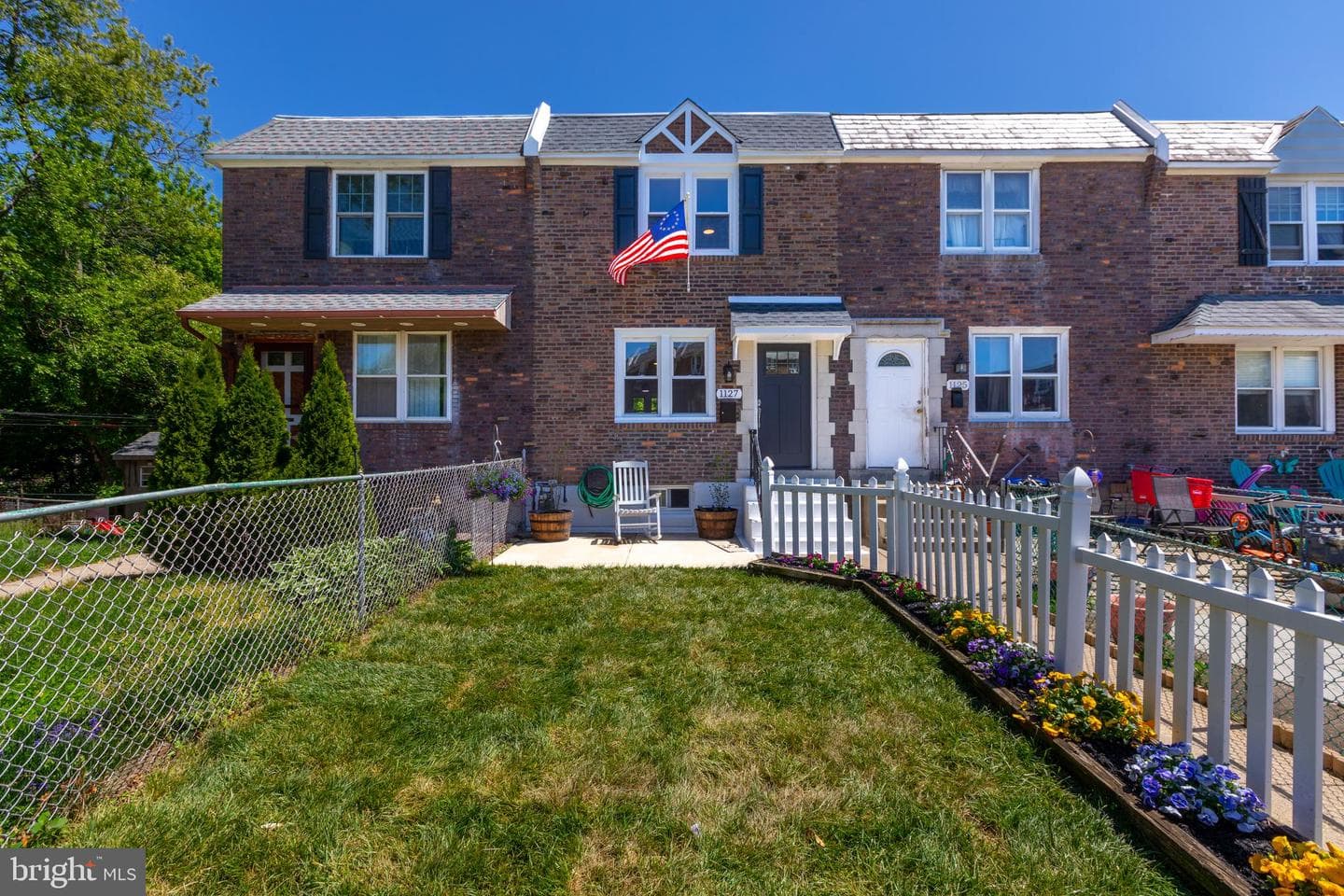 1127 Hollywood Avenue photo 1