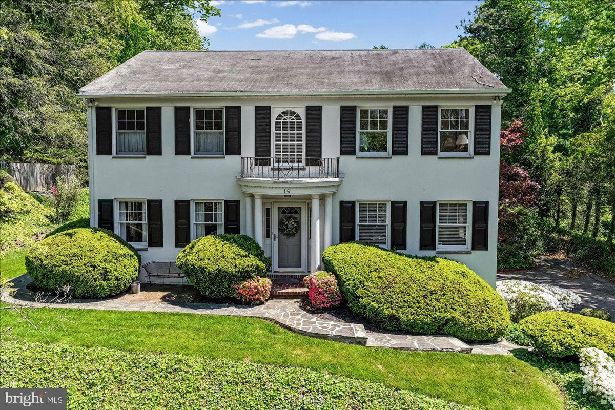 16 Oak Knoll Drive