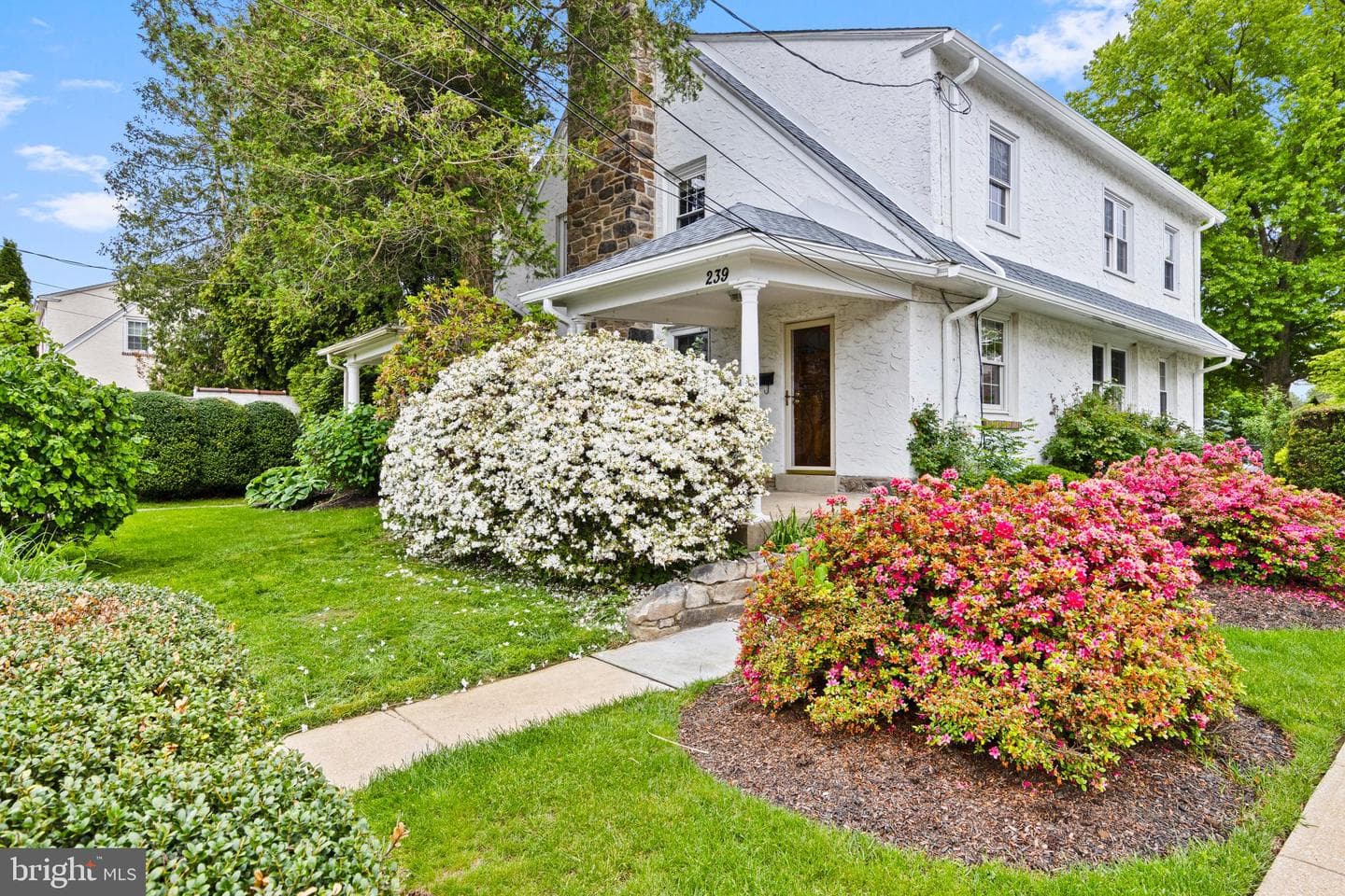 239 Lowrys Lane photo 1