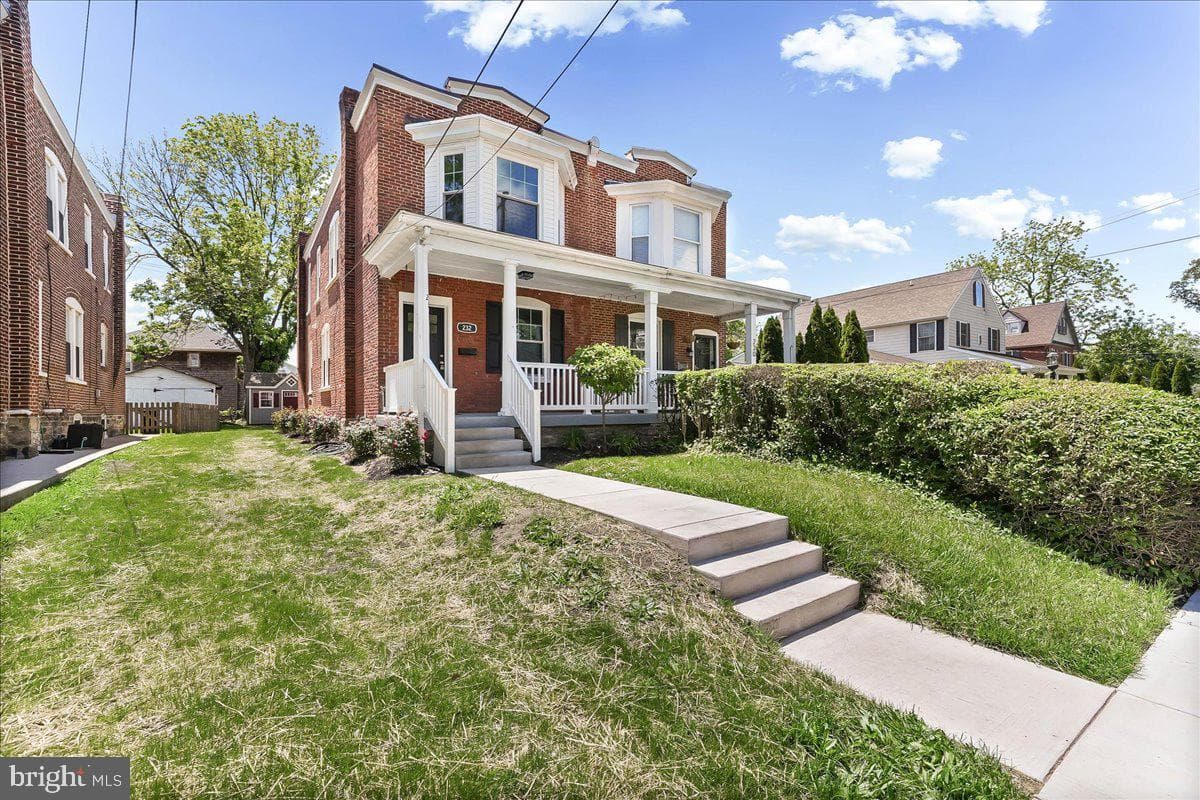 232 E Lincoln Street