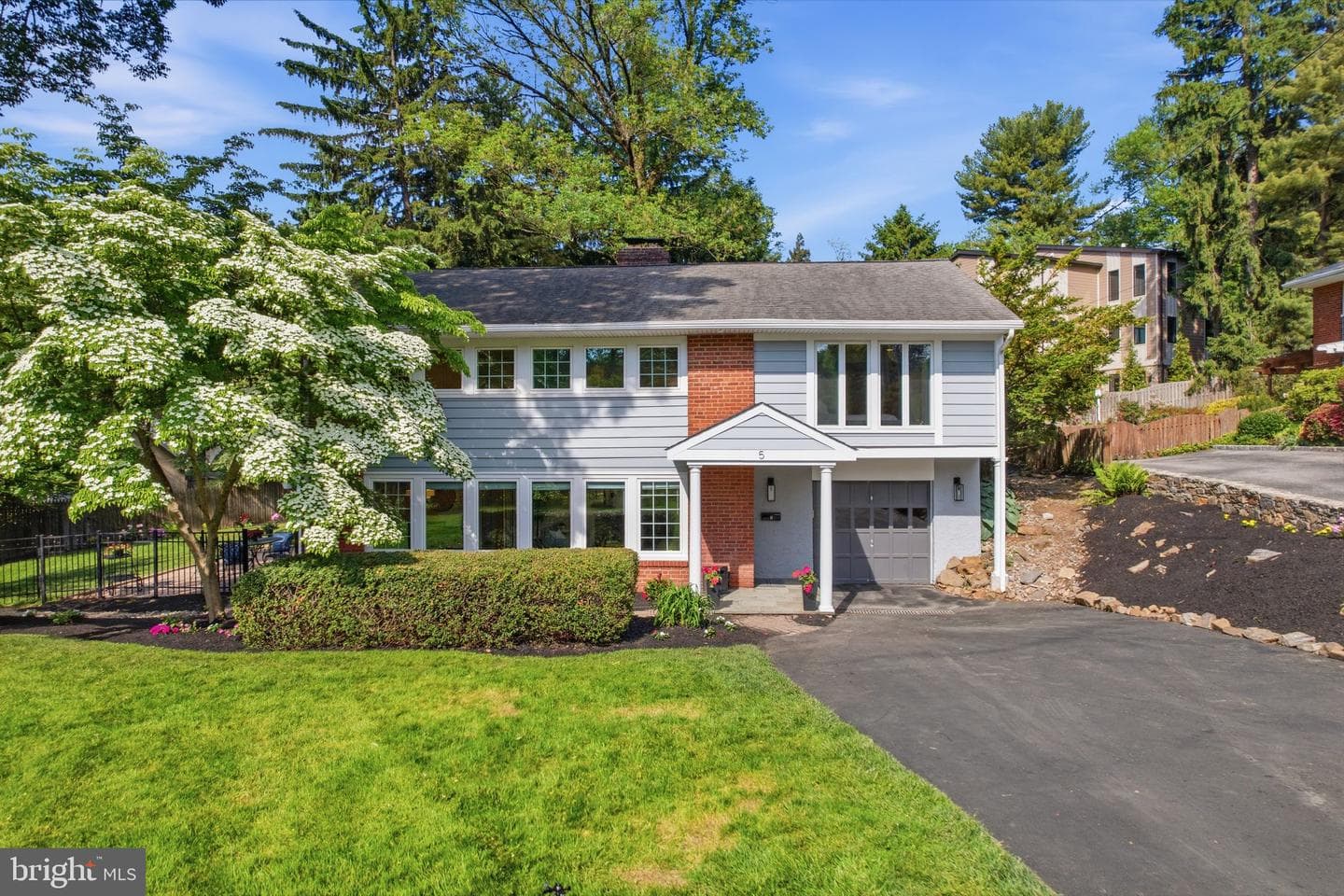 5 Brookside Circle