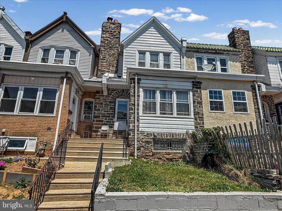 217 Avon Road photo 1