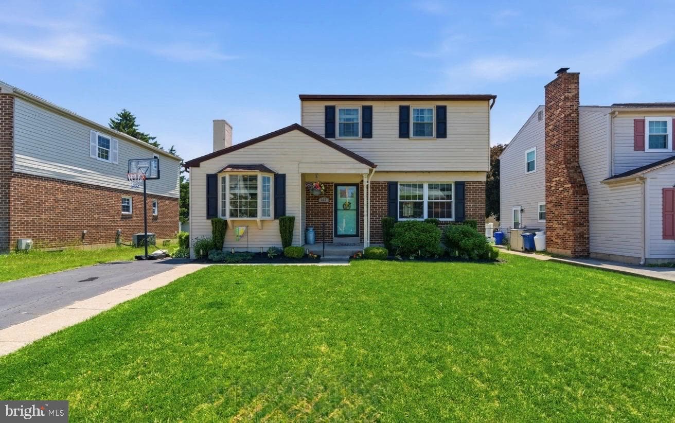 327 Greenbriar