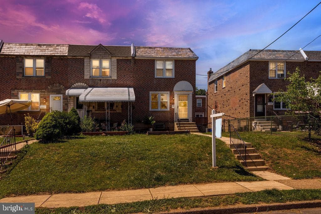323 Spruce Street
