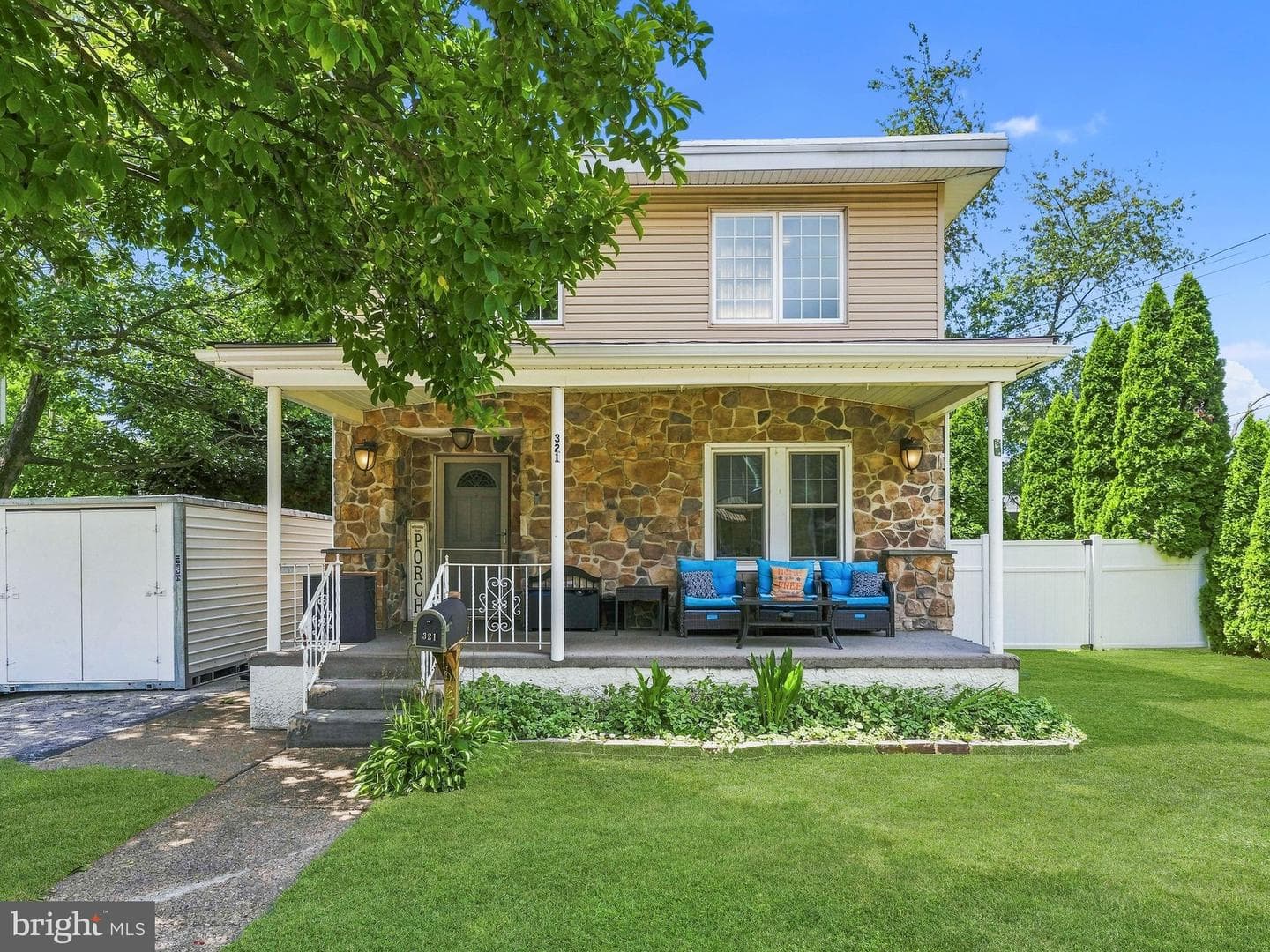 321 Sycamore Avenue photo 1