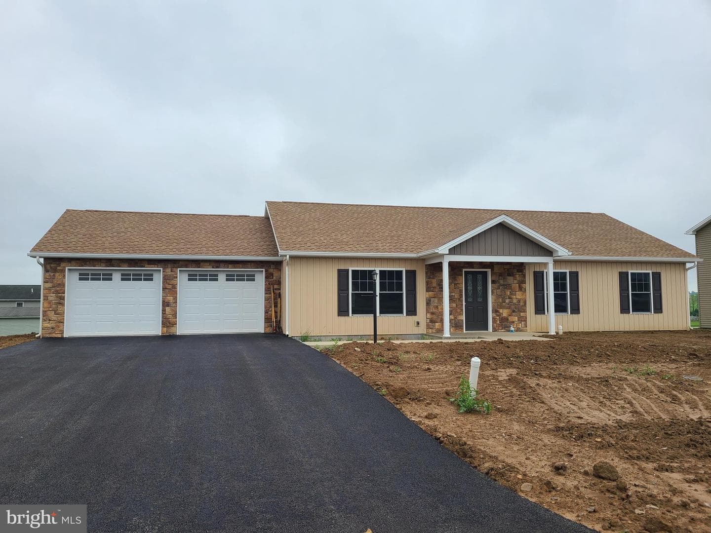 251 Grove Drive photo 1