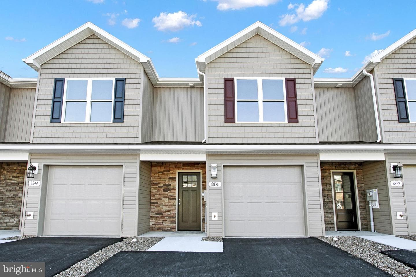 8836 Hillside Way photo 1